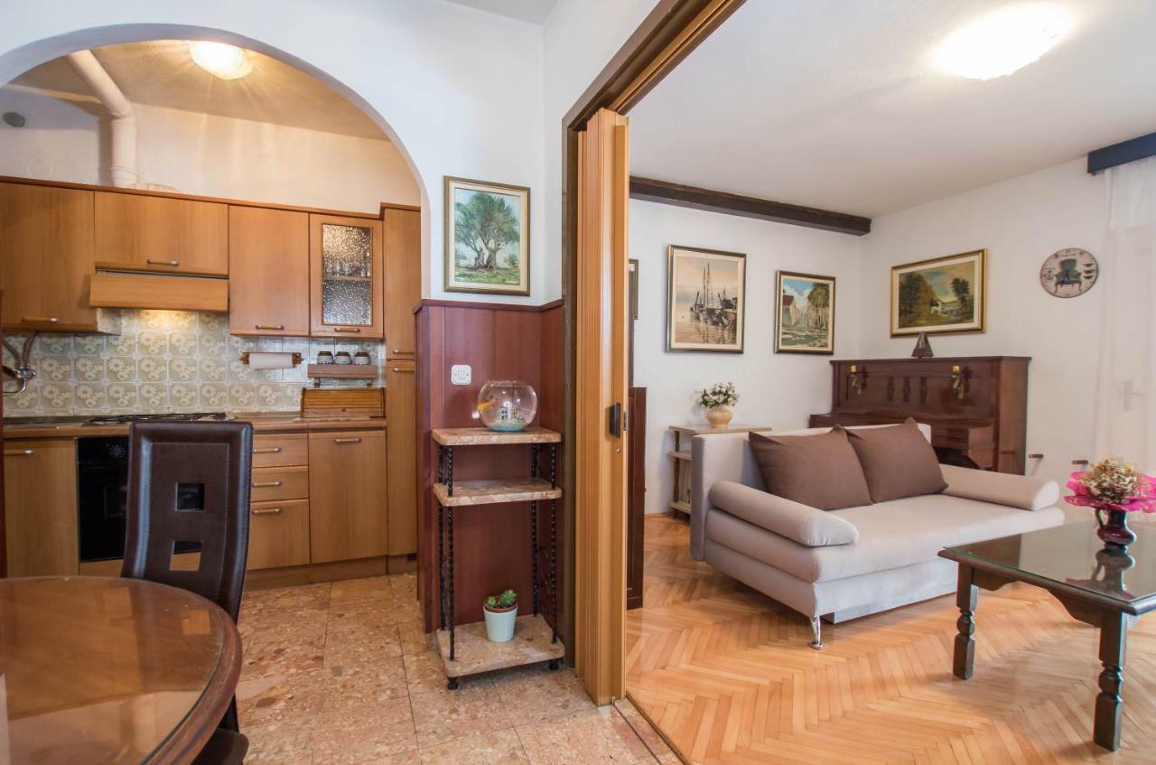 Apartment Cherie Trogir Bagian luar foto