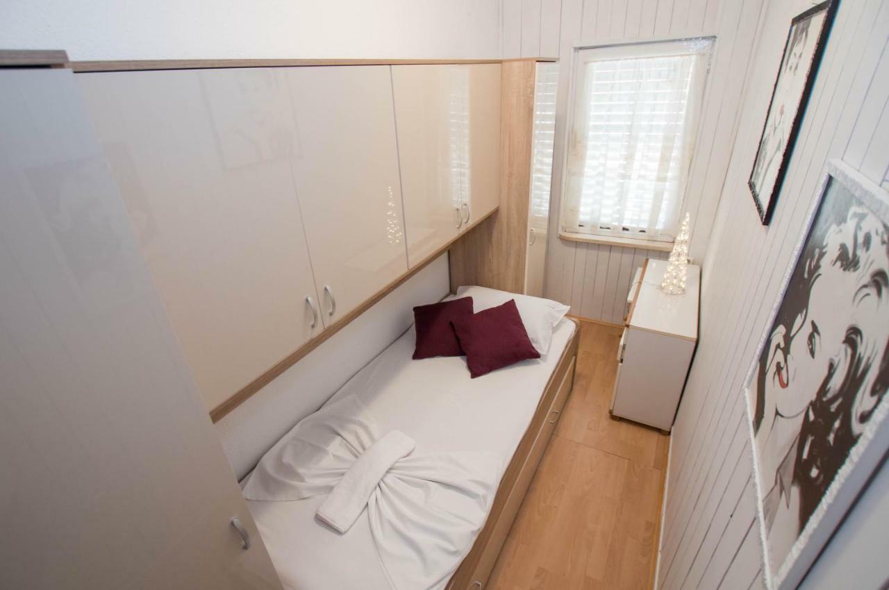 Apartment Cherie Trogir Bagian luar foto