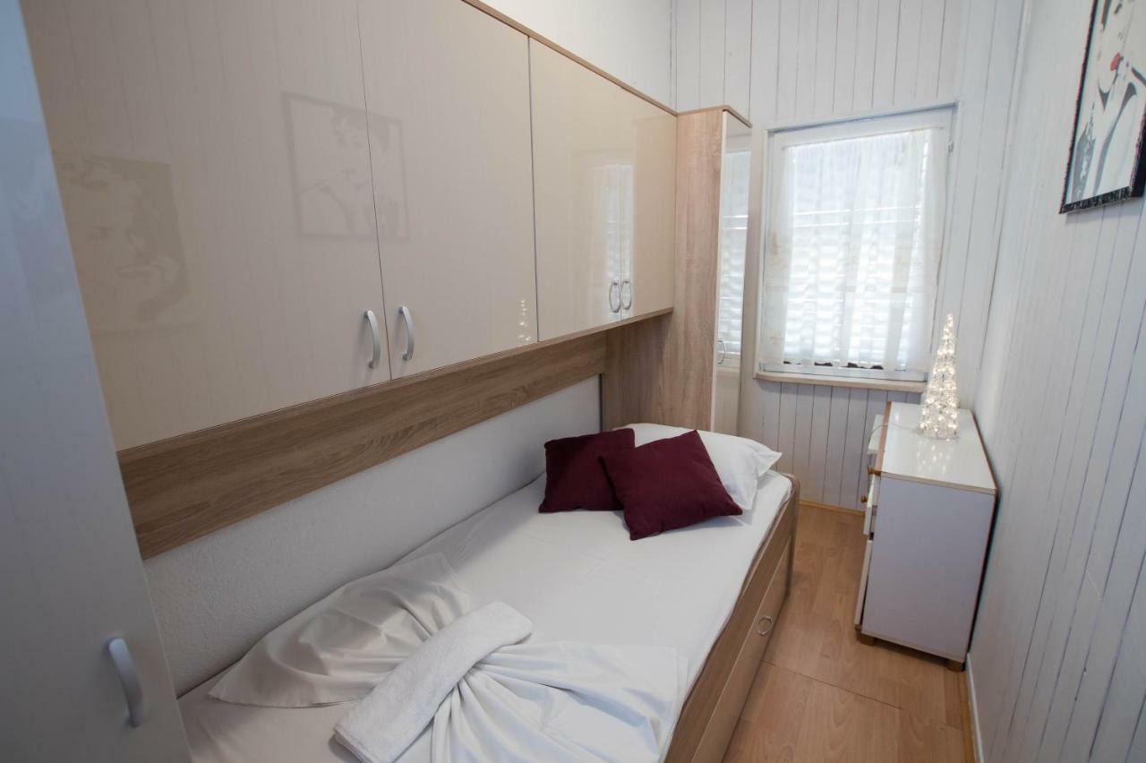 Apartment Cherie Trogir Bagian luar foto